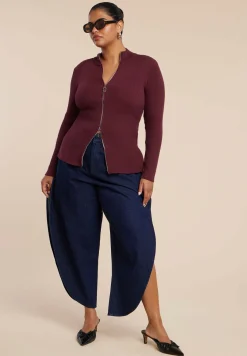 Petal Shape Open Side Jean