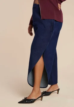 Petal Shape Open Side Jean