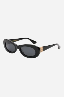 SoHo / Black