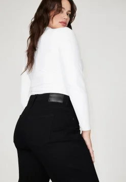 The Naomi Comfort Stretch Straight Leg Jean